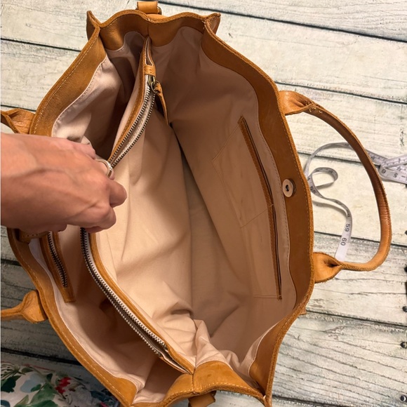 Tan light brown leather laptop purse book bag. - Picture 9 of 12